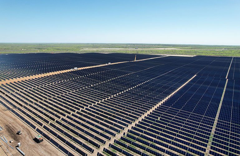 Leeward completes 200-MW Texas solar project